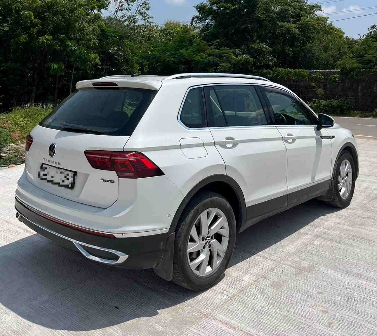 Volkswagen Tiguan Elegance 4Motion - Image 8